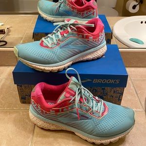 Brooks ghost 12  size 8.5